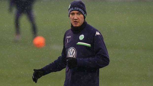 
                <strong>VfL Wolfsburg</strong><br>
                VfL Wolfsburg: Auch für Nicklas Bendtner und sein Team startet die Arbeitswoche am Montag (4.1.). Bis zum 8. Januar trainieren die Wölfe im "Winter-Wunderland Wolfsburg".
              