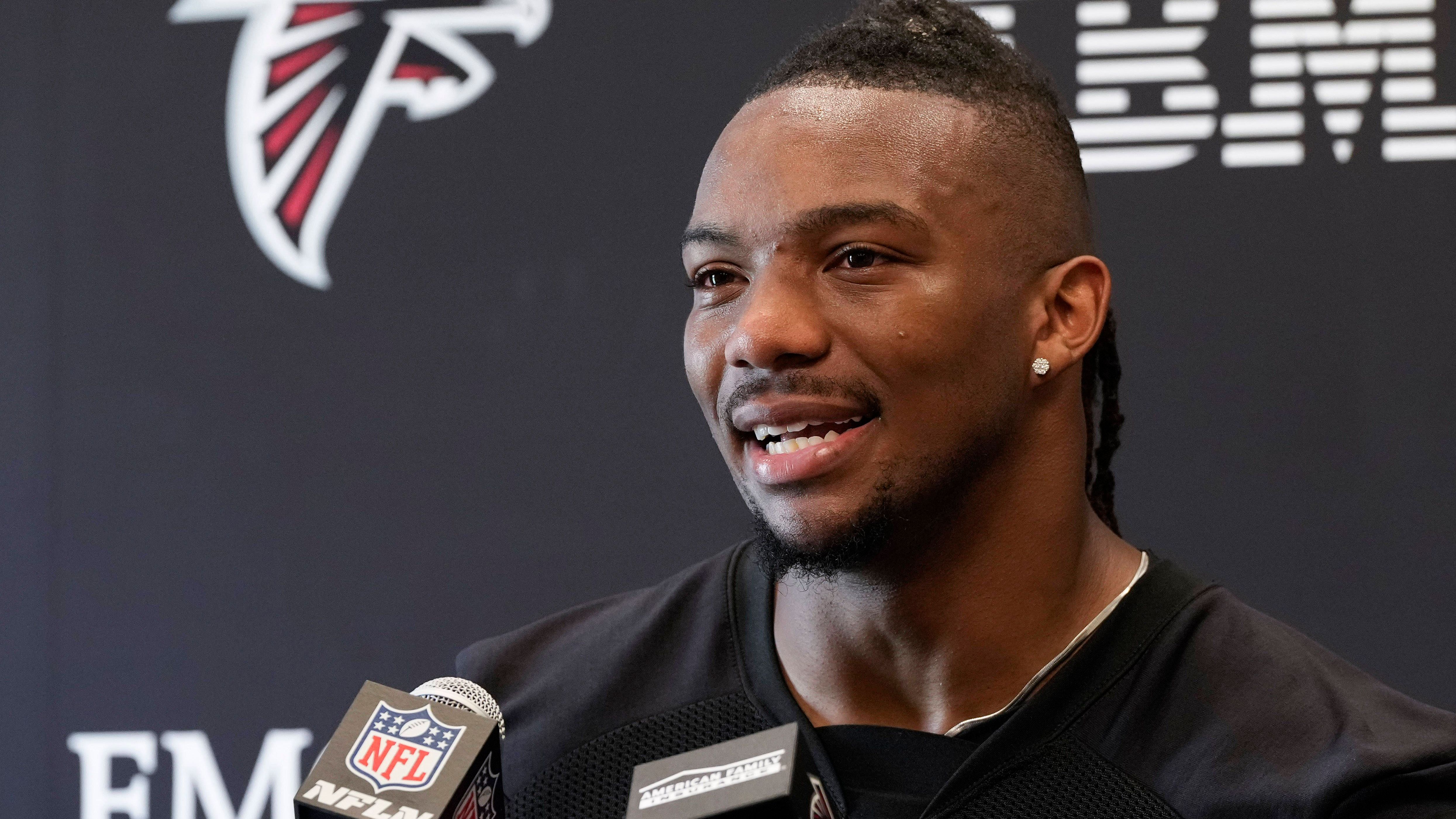 <strong>Platz 14 (geteilt): Bijan Robinson (Atlanta Falcons)</strong><br>Jahresgehalt: 5,5 Millionen<br>Vertragslaufzeit: 4 Jahre<br>Grundgehalt: 22 Millionen<br>Davon garantiert: 22 Millionen