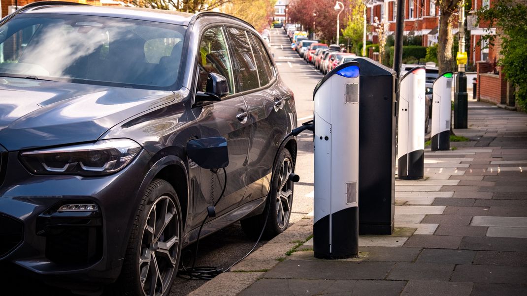 Unfallrisiko für Fußgänger bei Elektroautos höher