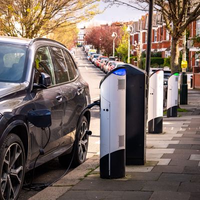 Unfallrisiko für Fußgänger bei Elektroautos höher