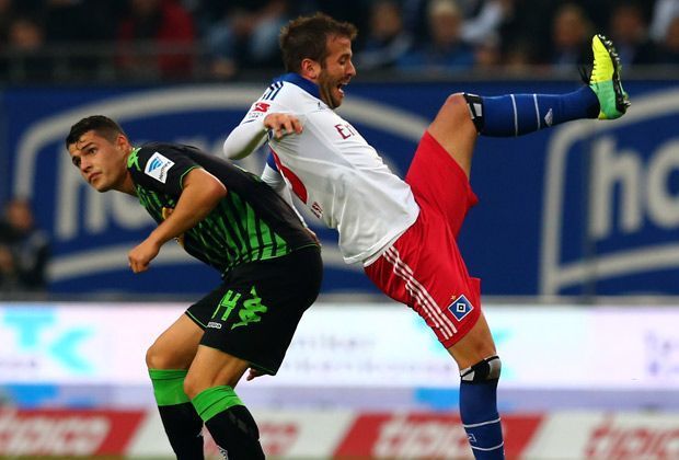 
                <strong>Hamburger SV - Borussia Mönchengladbach 0:2</strong><br>
                Die Gladbacher Borussia will in Hamburg die bisher schwache Auswärtsbilanz aufbessern. Und für die Elf von Lucien Favre geht es richtig gut los - Max Kruse kann einen schweren Abwehrschnitzer der Nordlichter nutzen und zum 0:1 einschießen
              