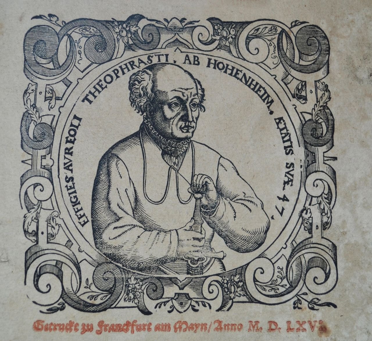 Paracelsus stellte im 15. Jahrhundert als einer der ersten die 4-Säfte-Lehre in Frage. Die Ursache von Krankheiten sei vielmehr in äußeren Einflüssen zu finden. Er ist damit ein Vordenker der heutigen Arzneimittel.