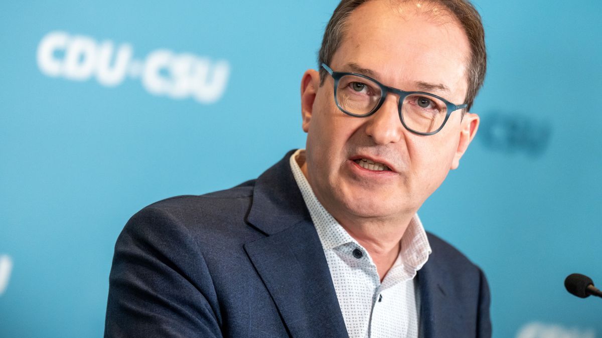 Dobrindt betonte, die AfD-Einstufung sei vom Verfassungsschutz unabhängig vom Bundesinnenministerium erfolgt.