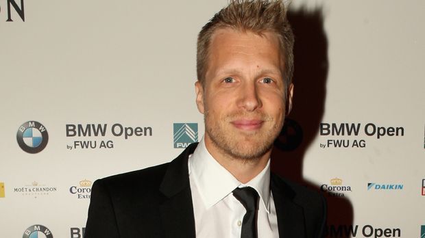 
                <strong>Oliver Pocher </strong><br>
                Beim WTA-Turnier in Stuttgart unterstützte der Comedian seine Freundin Sabine Lisicki, zur Party erschien er allerdings alleine. 
              