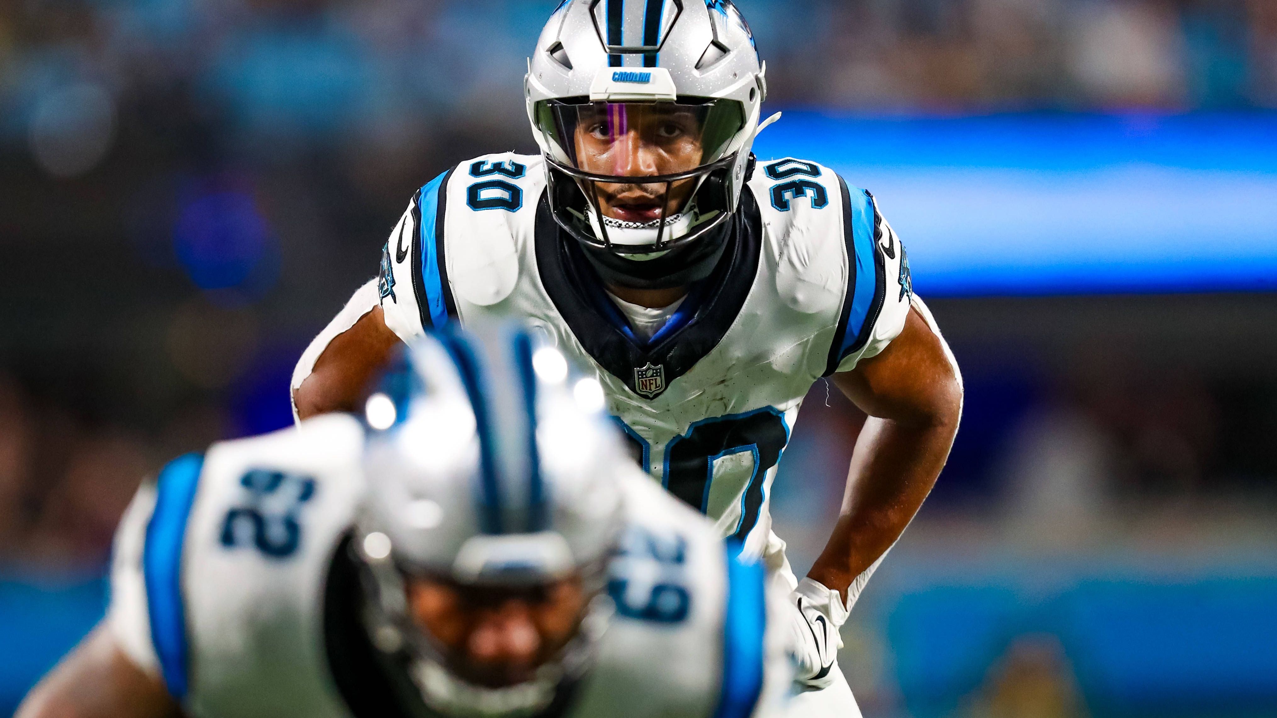 <strong>Carolina Panthers</strong><br>Offense:<br>Passing Yards - 185,2&nbsp;pro Spiel<br>Rushing Yards - 90,3&nbsp;pro Spiel<br>Overall Yards - 275,6&nbsp;pro Spiel<br>Punkte - 17&nbsp;pro Spiel<br>Defense:<br>Passing Yards - 176,4&nbsp;pro Spiel<br>Rushing Yards - 131,9&nbsp;pro Spiel<br>Overall Yards - 308,3&nbsp;pro Spiel<br>Punkte - 26,9 pro Spiel