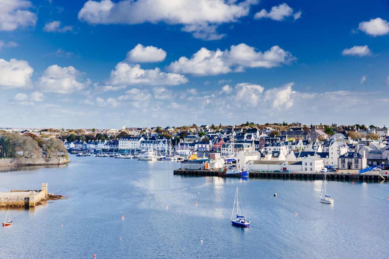 1. Bei einer "Walking Tour" durch die Insel-Hauptstadt Stornoway das Museum, Lews Castle und den Hafen besichtigen.
