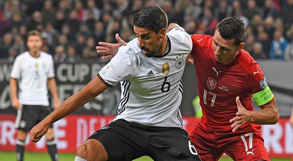 
                <strong>Sami Khedira</strong><br>
                Sami Khedira: Auch wenn man vom Sechser nicht so viel sah. Er machte immer wieder die Räume eng, bot sich zum Aufbau an. Durch die vielen Diagonalbälle aus der Abwehr hatte er jedoch nicht so viele Anteile am Spiel. ran-Note: 3.
              