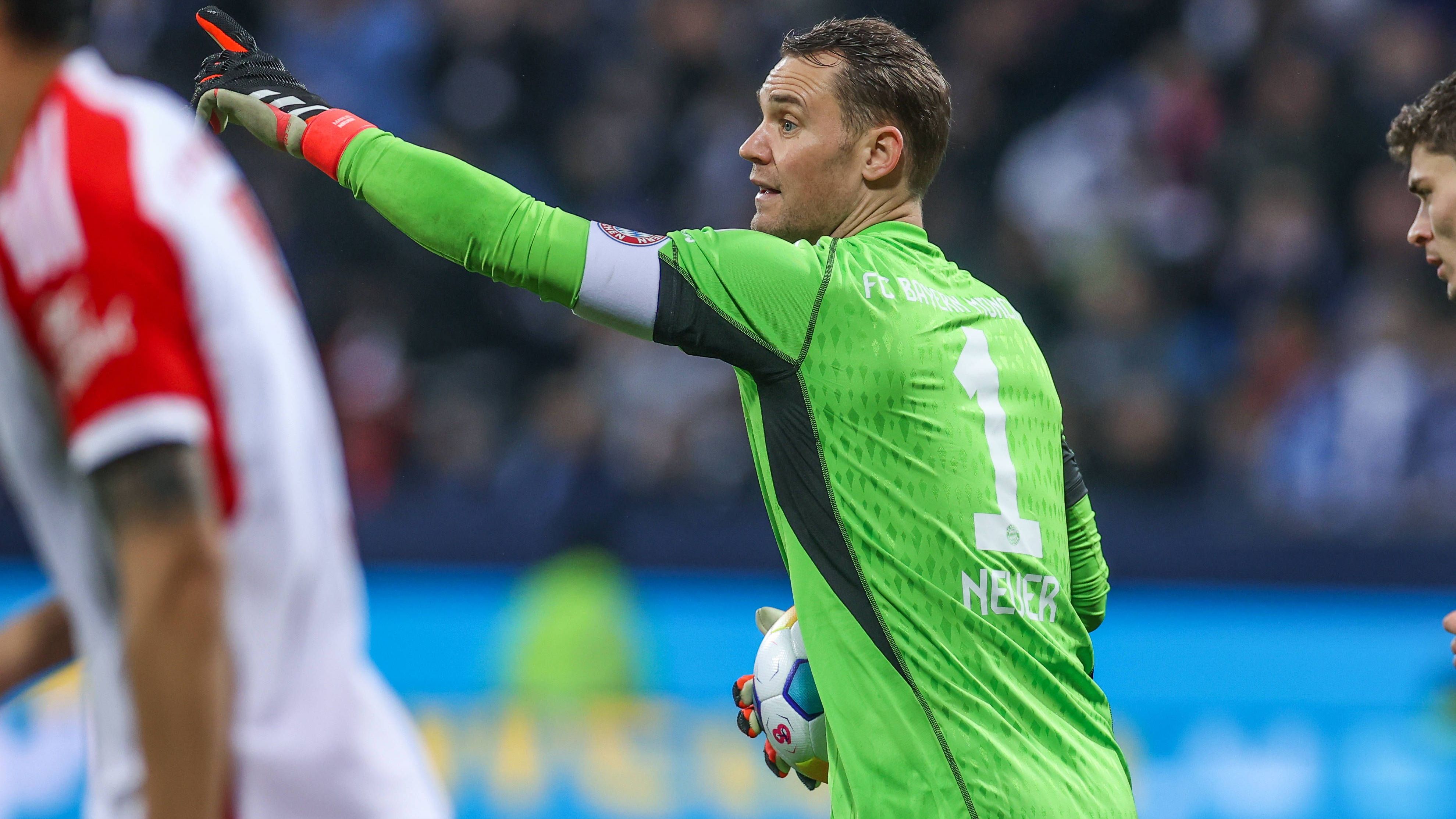 <strong>Manuel Neuer</strong><br>Ist an den beiden Gegentoren schuldlos. Verzettelt sich aber hin und wieder beim Spiel von hinten heraus. Wirkte schon mal souveräner. <strong><em>ran</em>-Note: 4</strong>