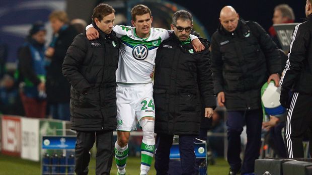 
                <strong>Sebastian Jung (VfL Wolfsburg)</strong><br>
                Sebastian Jung (VfL Wolfsburg): Der Außenverteidiger der "Wölfe" verletzte sich im Champions-League-Achtelfinale gegen Genk ebenfalls schwer. Jung erlitt einen Kreuzbandriss. Bis zum Saisonstart wird es wahrscheinlich nicht reichen.
              