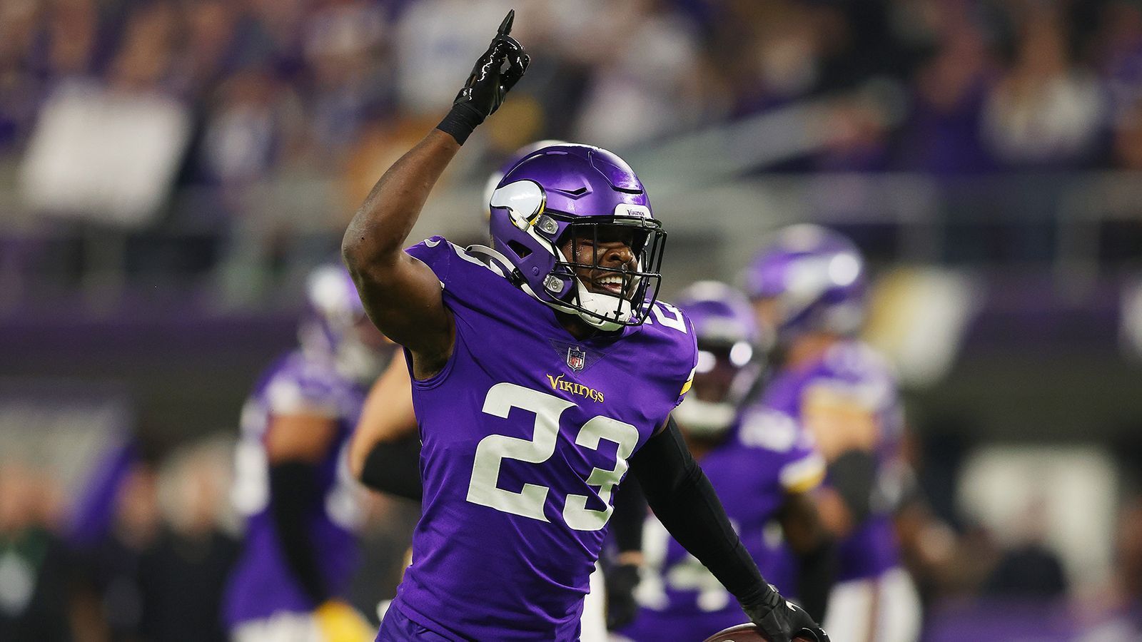 
                <strong>Minnesota Vikings: Xavier Woods</strong><br>
                Die Vikings haben nur wenige bedeutende Free Agents. Xavier Woods spielte als Safety neben Harrison Smith eine solide Saison. Er vereitelte sechs Pässe und fing drei weitere ab. Besonders in der Laufverteidigung machte er durch sicheres Tackling und zwei forcierte Fumbles auf sich aufmerksam.  
              