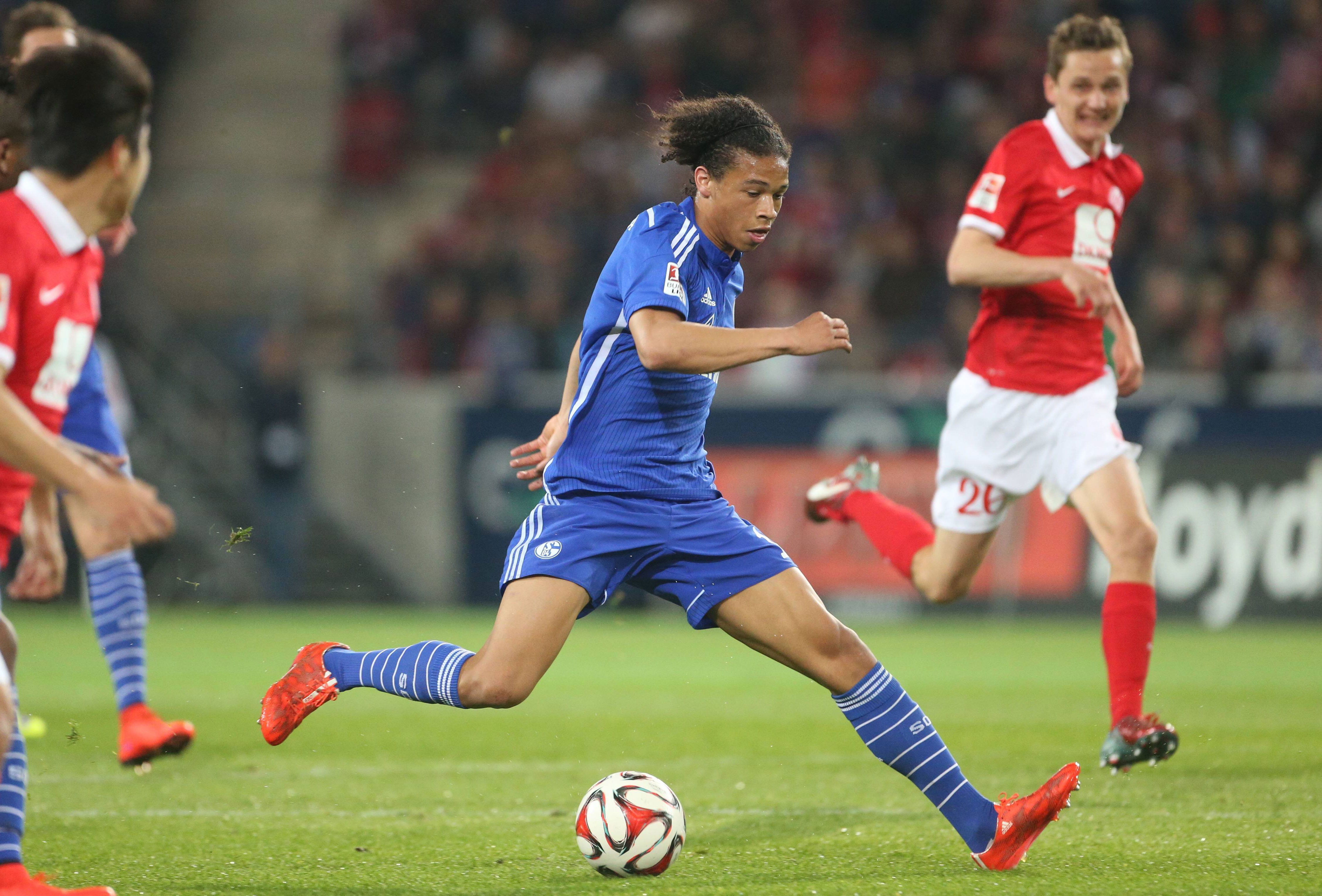 
                <strong>Leroy Sane</strong><br>
                Die Rückrunde der Saison 2014/2015 brachte vor allem einen Spieler bei den Schalkern heraus: Leroy Sane. Neben wichtigen Toren in der Bundesliga, konnte der 19-Jährige auch im Champions-League-Achtelfinale gegen Real Madrid debütieren und treffen.
              