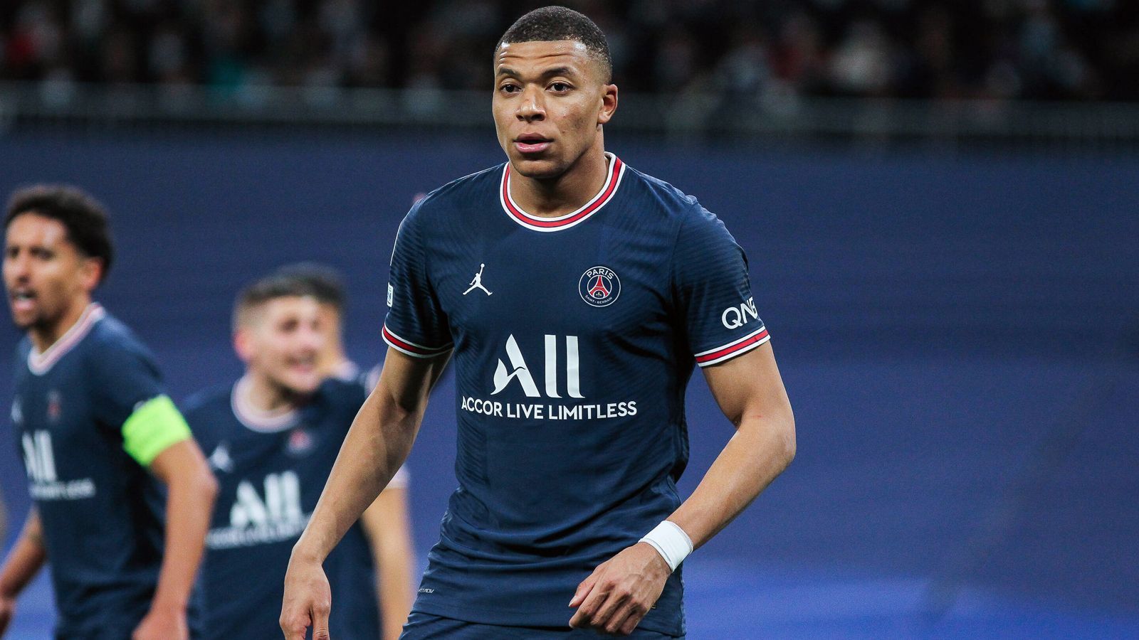 Neuer PSG-Vertrag Das irre Zahlen-Karussell um Kylian Mbappe