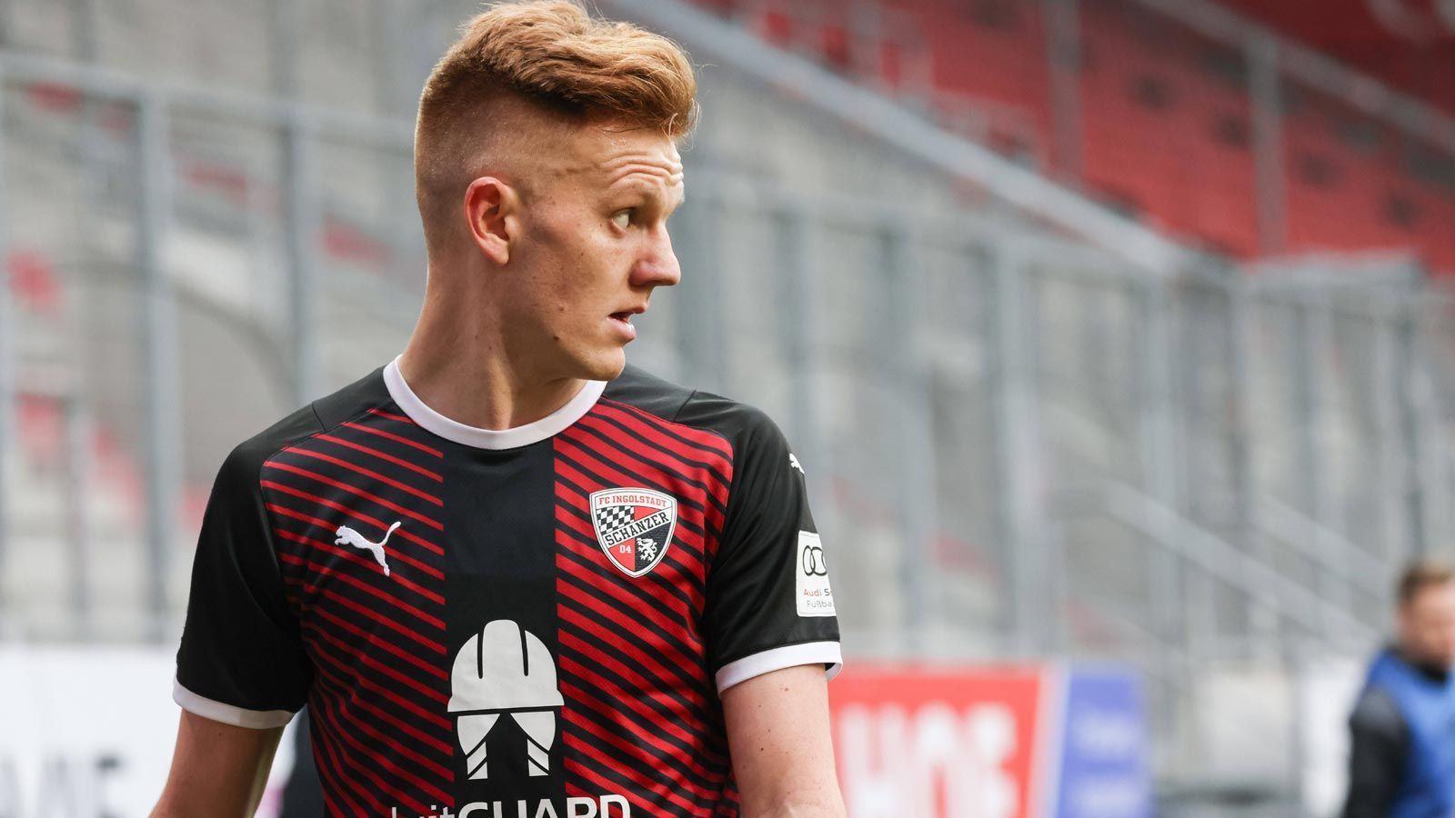 
                <strong>Arminia Bielefeld</strong><br>
                Fünf verliehene Spieler: Christian Gebauer (Foto/ FC Ingolstadt 04), Oscar Linner (Brescia Calcio), Noel Nielmann (TSV Hartberg), Jomaine Consbruch und Sebastian Müller (beide Eintracht Braunschweig)Drei ausgeliehene Spieler: Lennart Czyborra (Genua CFC), Edimilson Fernandes (1. FSV Mainz 05) und Andres Andrade (LASK)
              