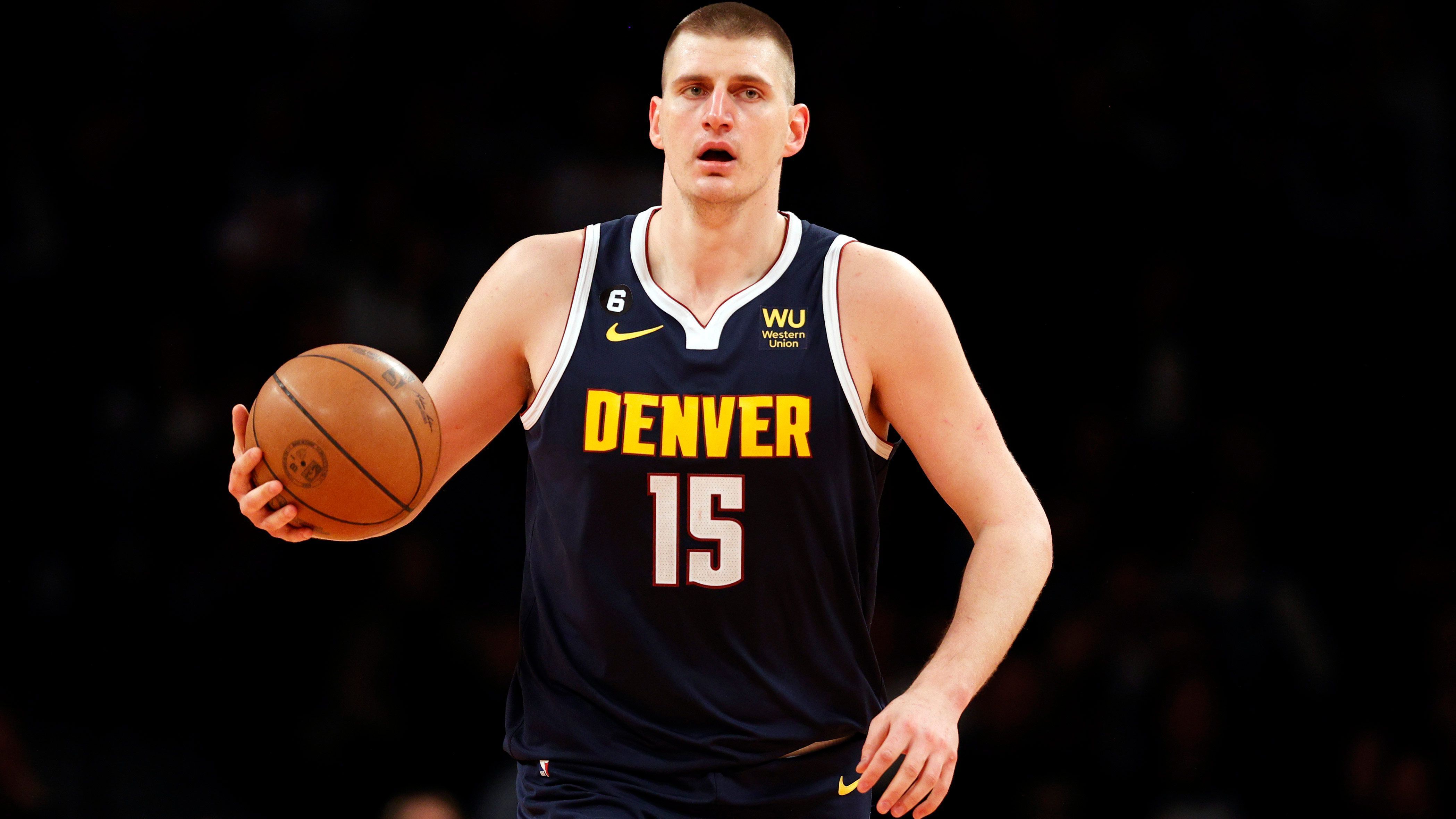 <strong>NBA - Platz 2: Nikola Jokic</strong><br>
                276,1 Millionen US-Dollar für fünf Jahre<br>Team: Denver Nuggets<br>Vertragsbeginn: 2023
