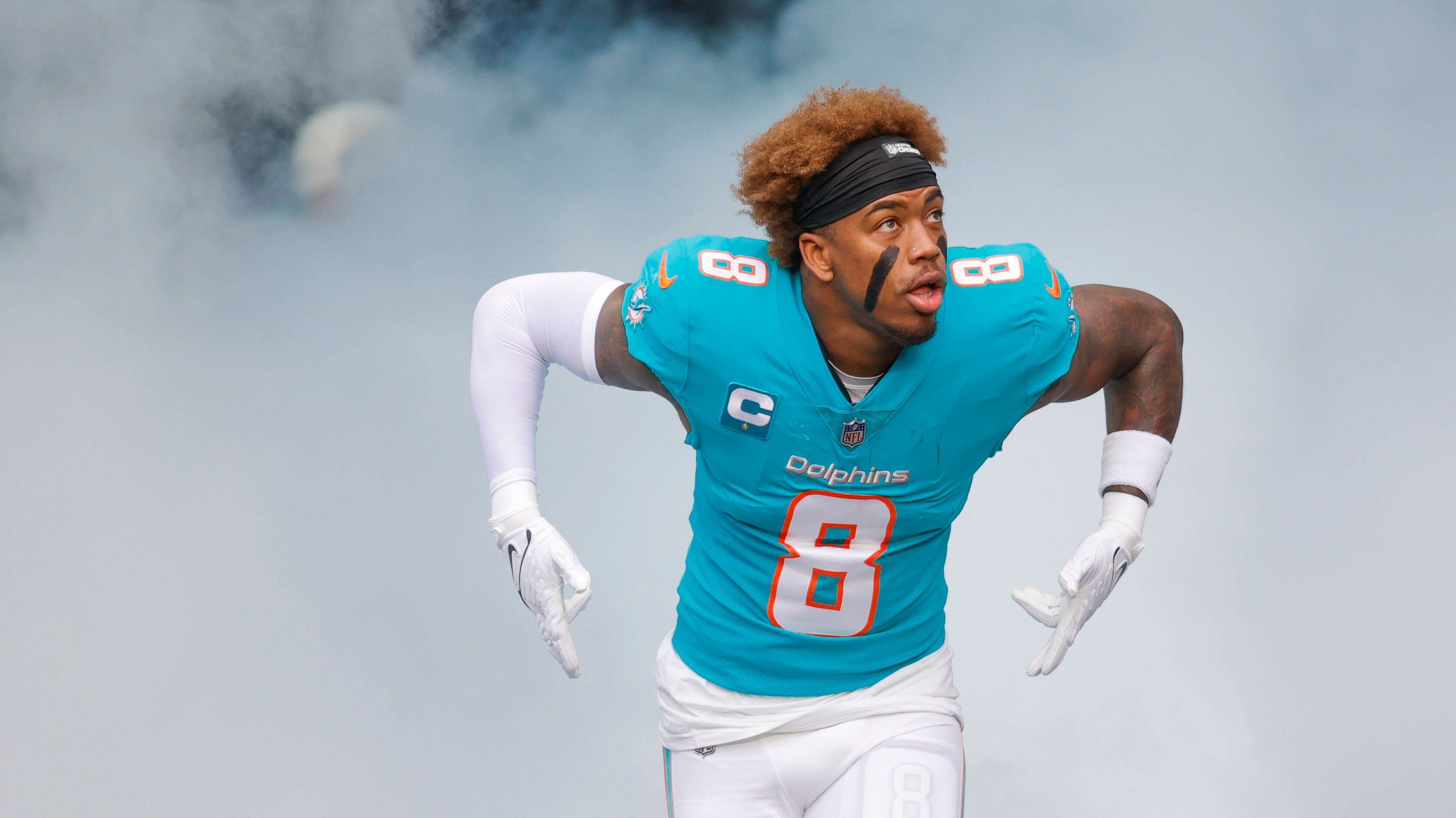 <strong>Safety: Jevon Holland (Miami Dolphins)</strong><br>Der Safety-Markt wurde in der Free Agency regelrecht überschwemmt. Das könnte 2025 anders werden. Ein gutes Omen für Jevon Holland. Werden Safetys rar, steigt ihr Preis. Holland könnte also heiß begehrt sein. Ein Grund: seine gute Balance zwischen Deckungsarbeit und Pass Rush.&nbsp;In drei NFL-Spielzeiten brachte er es auf fünf Interceptions, vier Sacks und 14 abgewehrte Bälle.&nbsp;