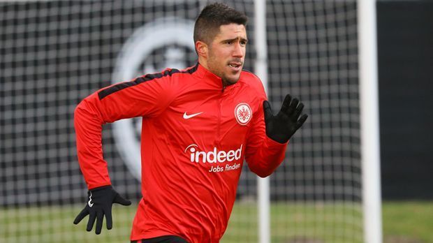 
                <strong>Eintracht Frankfurt</strong><br>
                Zugänge: Marijan Carvan (HSK Zrinjski Mostar, 200.000 Euro Ablöse)Abgänge: Slobodan Medojevic (Bild/SV Darmstadt, ablösefrei), Max Besuschkow (Holstein Kiel, Leihe), Andersson Ordonez (LDU Quito, Leihe)Einnahmen: -Ausgaben: 200.000 Euro
              