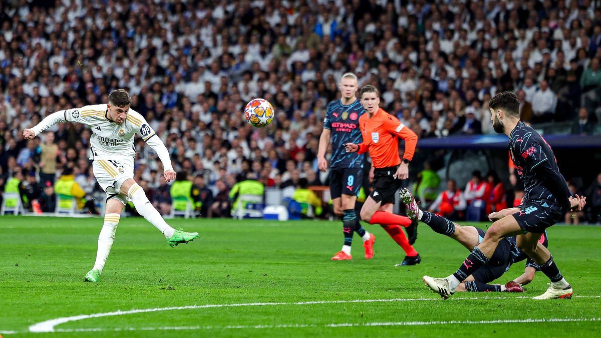 Real Madrid v Manchester City Champions League 09 04 2024. Federico Valverde (15) of Real Madrid shoots towards the goal during the Champions League match between Real Madrid and Manchester City at...