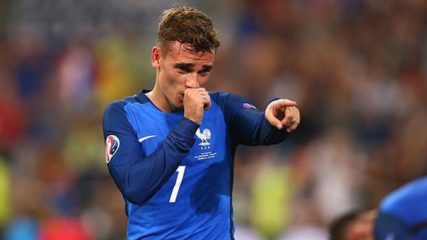 
                <strong>Platz 4: Antoine Griezmann</strong><br>
                Platz 4: Antoine Griezmann - 6 Tore. Mit sechs Treffern bei dieser EM, hat sich der 25-jährige Franzose innerhalb eines Turnieres auf Platz vier geschossen und ist damit noch effizienter als van Nistelrooy.
              