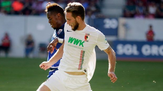 
                <strong>Tim Matavz (FC Augsburg)</strong><br>
                Tim Matavz (FC Augsburg, sieben Einsätze, 360 Minuten): Der slowenische Angreifer kam im Sommer 2014 von Eindhoven zu den Fuggerstädtern - und blieb bislang so gut wie alles schuldig. Matavz erzielte bei seinen 23 Bundesliga-Spielen für den FCA gerade einmal drei Treffer. In der laufenden Spielzeit wartet er sogar noch auf sein erstes Tor.
              