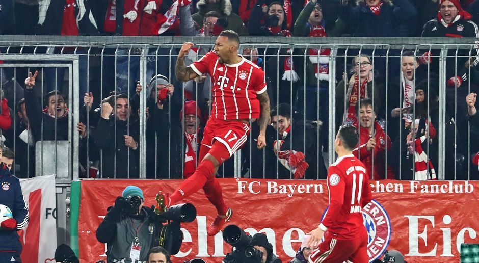 
                <strong>Jerome Boateng</strong><br>
                In der Abwehr ist der Weltmeister lange Zeit gar nicht gefordert. Was macht er also? Klar: Er orientiert sich nach vorne und schaltet sich immer wieder ins Offensivspiel ein. Die Belohnung: Nach einem Eckball ist er per Kopf zur Stelle und erzielt sein erstes Tor im Pokal überhaupt. Starke Vorstellung. ran-Note: 2
              