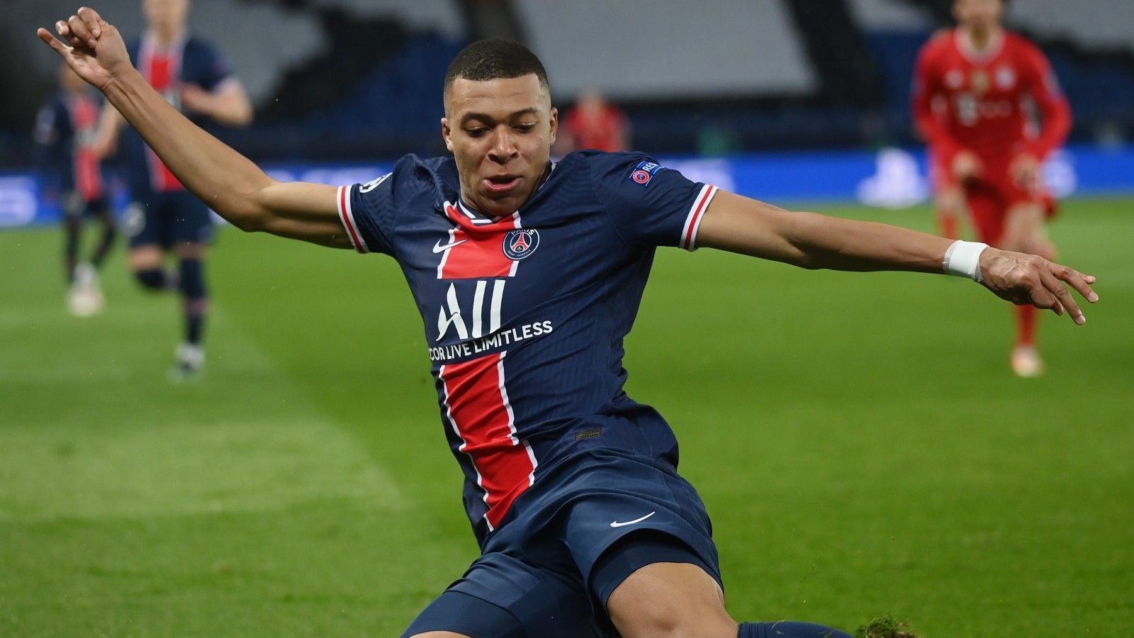 
                <strong>Kylian Mbappe</strong><br>
                ...Mbappés Geschwindigkeit,
              