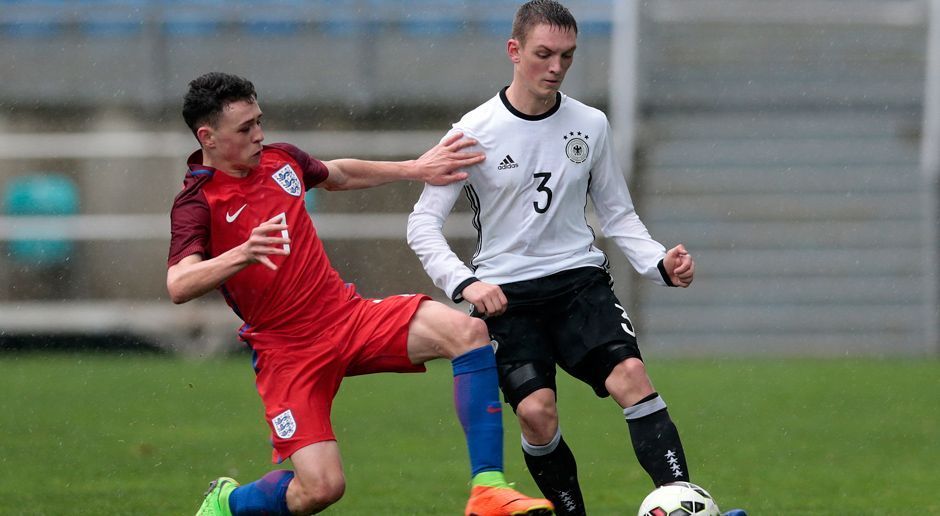 
                <strong>Abwehr: Pascal Hackethal</strong><br>
                Verein: Werder BremenLänderspiele für deutsche U17: Tore: 
              