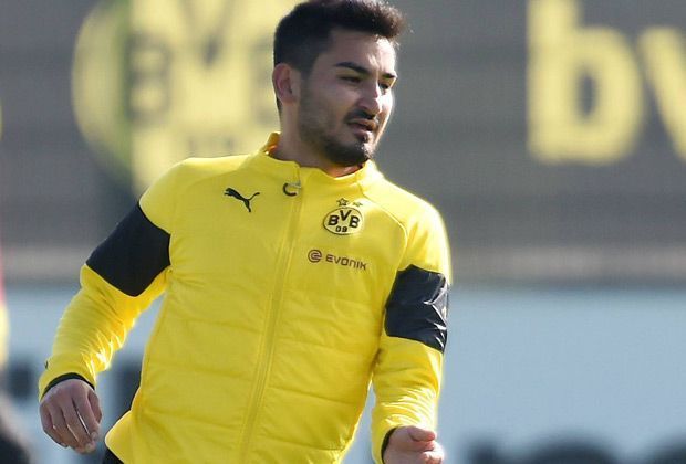 
                <strong>Ilkay Gündogan</strong><br>
                Seit langer Zeit plagen Ilkay Gündogan Rückenprobleme. "Wenn alles so weitergeht wie bisher, bin ich mir sicher, dass ich sogar noch besser werde", sagt der 23-Jährige. Doch auch er wird noch Zeit brauchen, um an alte Stärke anzuknüpfen.
              