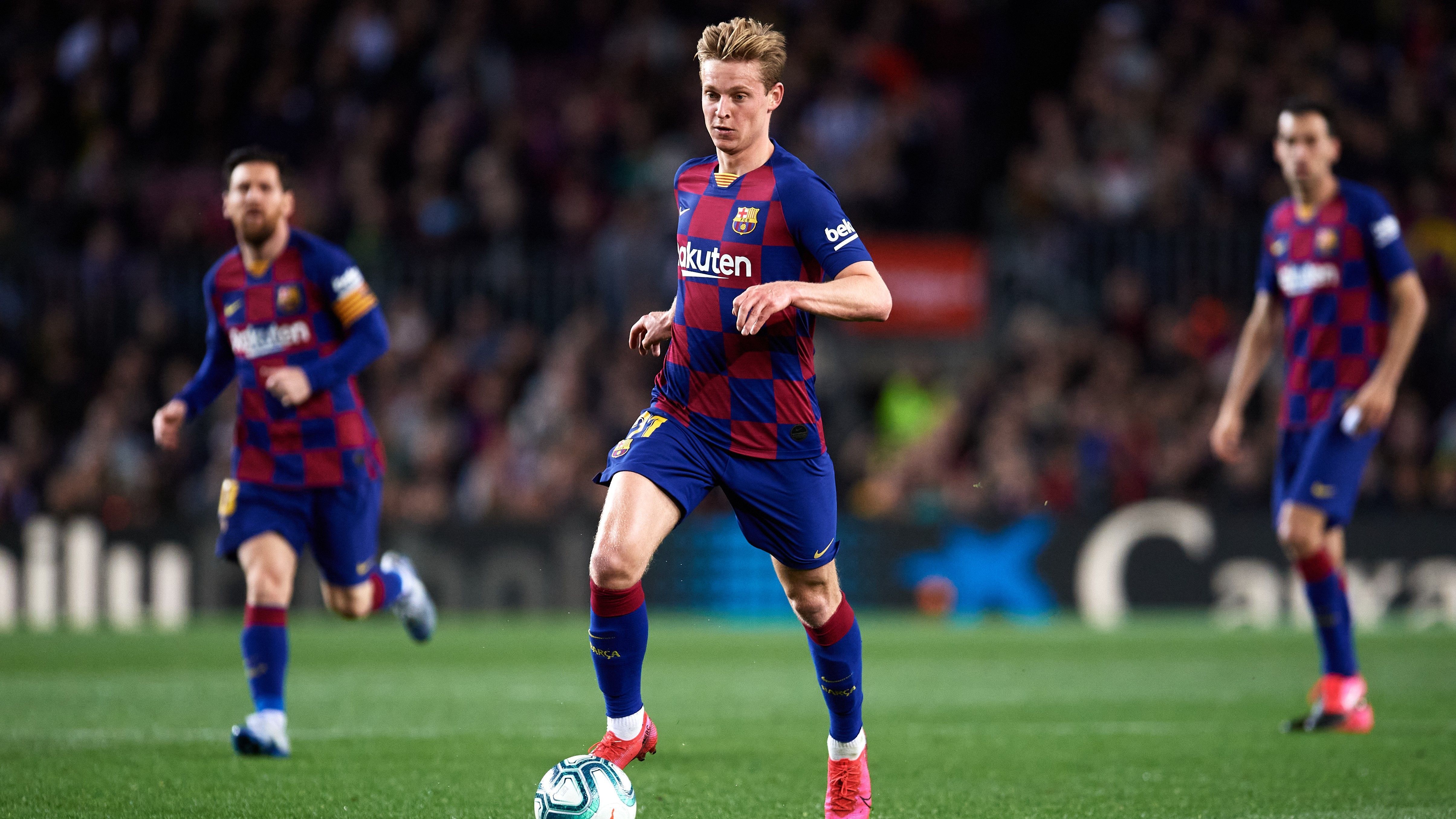 
                <strong>Frenkie de Jong (FC Barcelona)</strong><br>
                Messi: "Einer der komplettesten Passgeber, den ich jemals in seinem Alter gesehen habe."
              