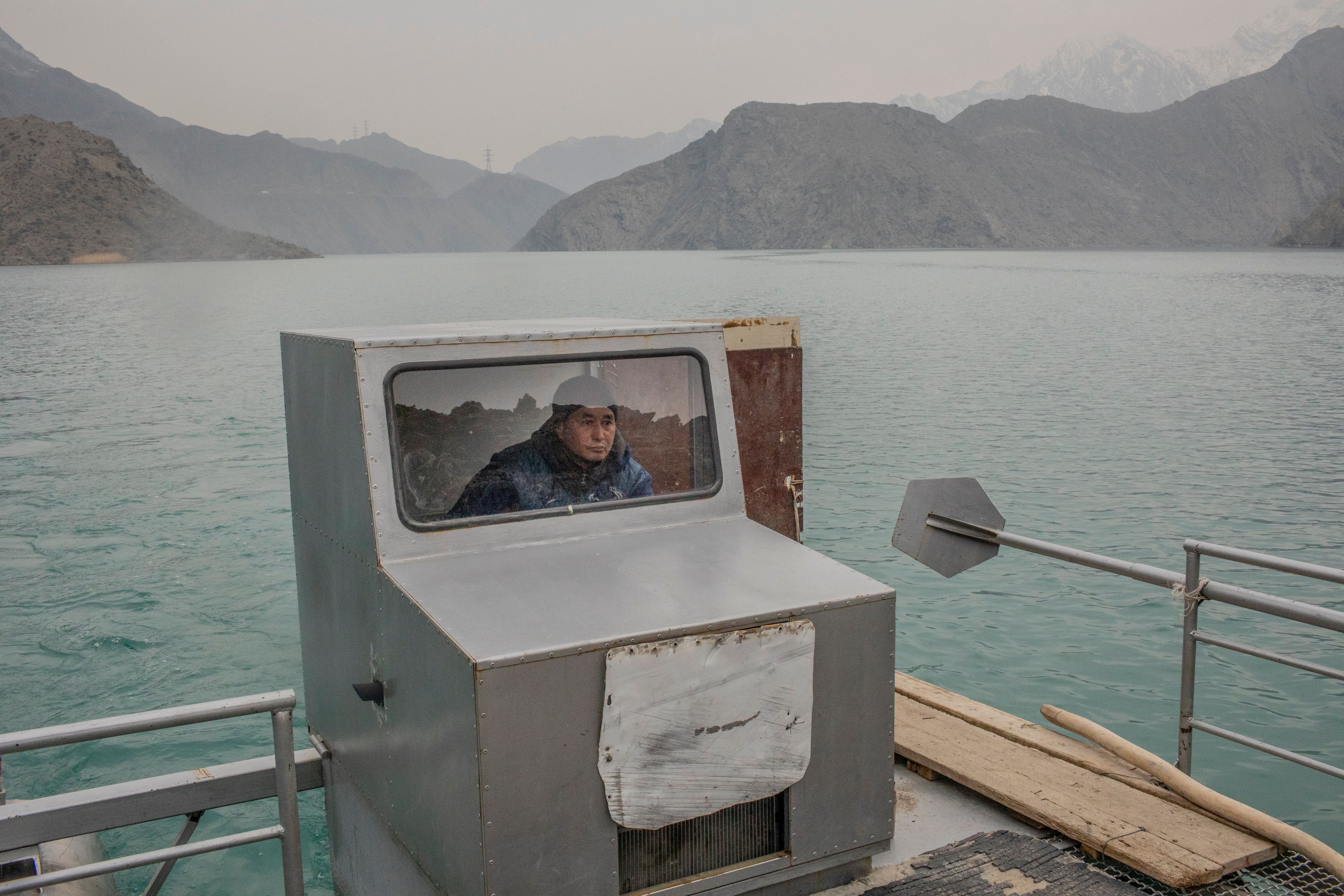 Kirgistan: Das Boot von Sonunbek Kadyrov dient dem Dorf Kyzyl-Beyit als Taxi.
