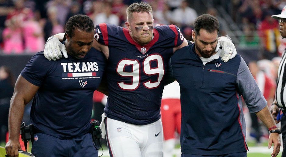 
                <strong>J.J. Watt (Houston Texans)</strong><br>
                J.J. Watt ist der Superstar und die Identifikationsfigur der Houston Texans. Dementsprechend entsetzt sind die Fans, als der Defensive End im Spiel gegen die Kansas City Chiefs verletzt vom Spielfeld getragen wird. Die Untersuchungen bestätigen die schlimmsten Befürchtungen: Watt bricht sich den Schienbeinkopf und wird die restliche Saison voraussichtlich verpassen.
              