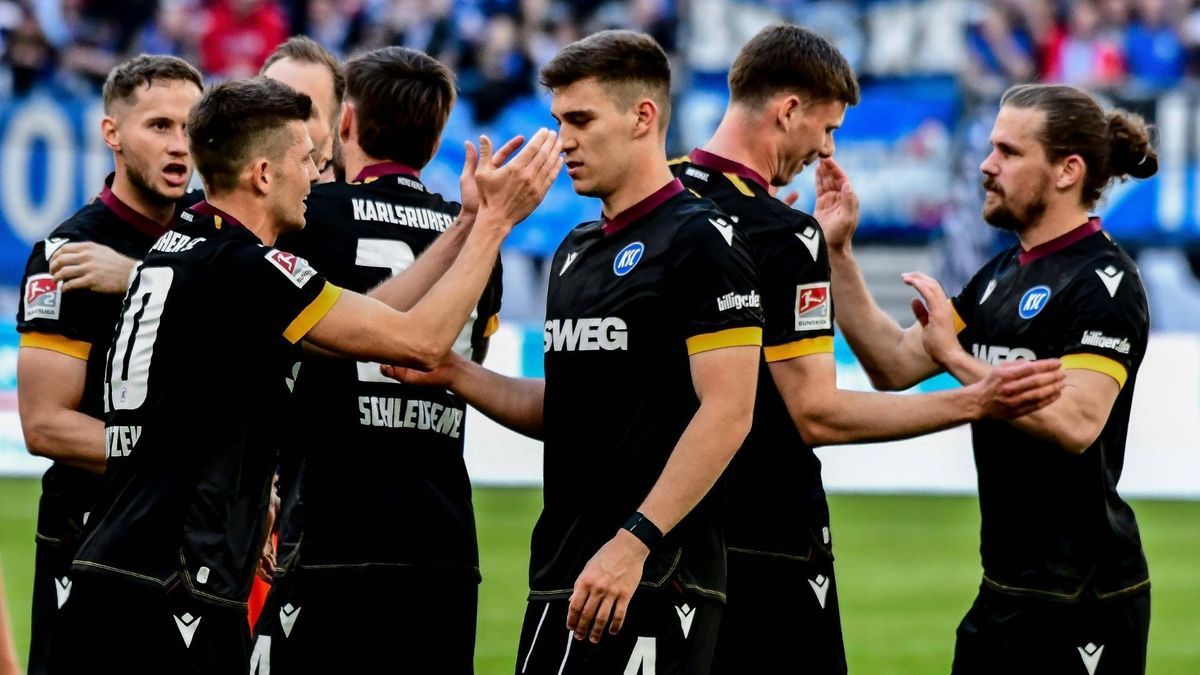 Kapitän Marvin Wanitzek (M.) traf für den KSC