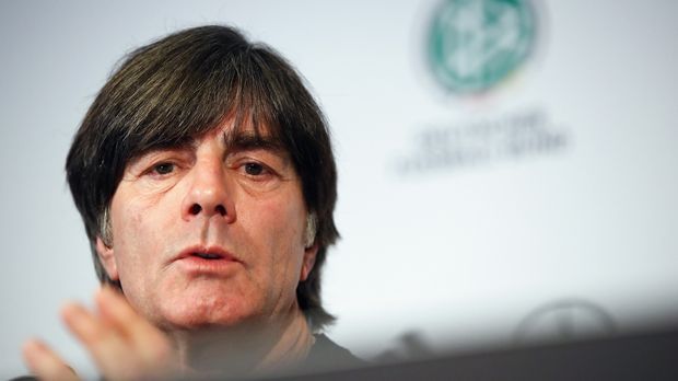 
                <strong>Platz 1: Joachim Löw (Deutschland)</strong><br>
                Gehalt: 3,8 Millionen EuroIm Amt seit: Juli 2006
              