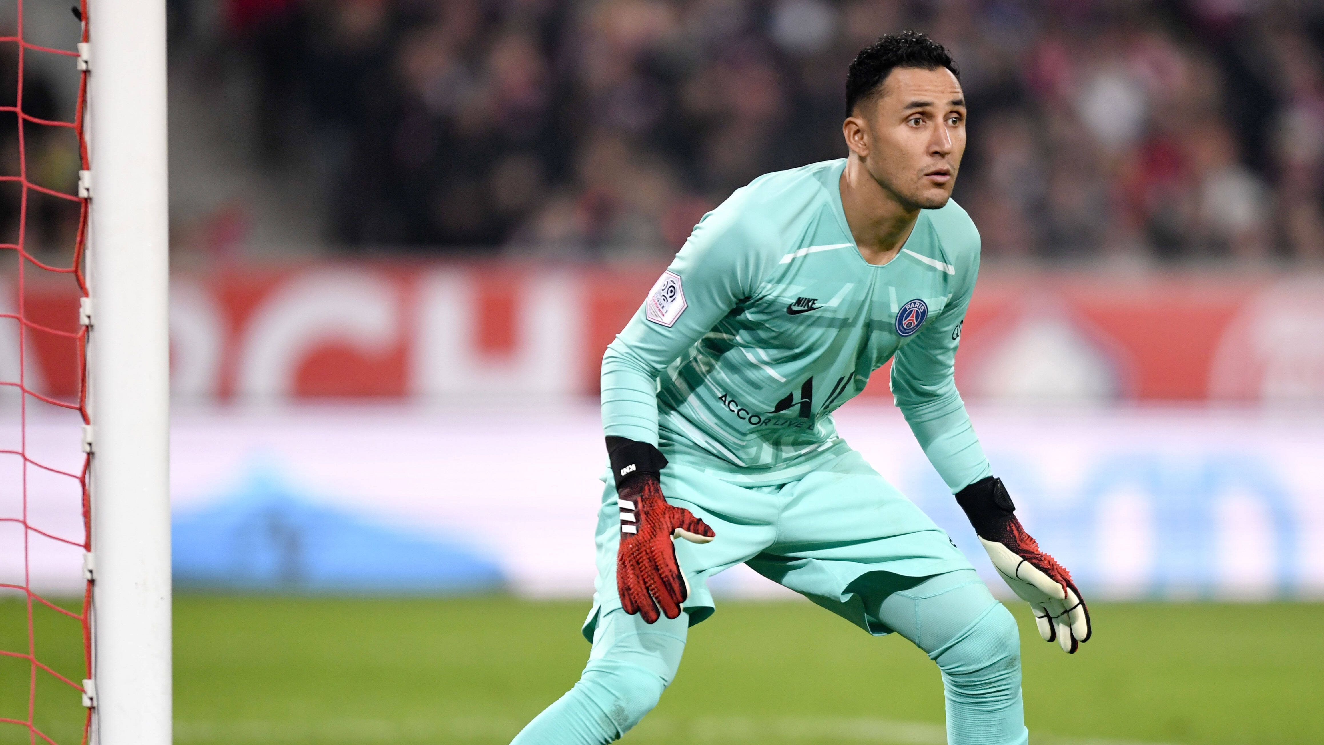 
                <strong>Platz 8: Keylor Navas (Paris St. Germain)</strong><br>
                Monatsgehalt: 1 Mio Euro - Marktwert 10 Mio Euro
              