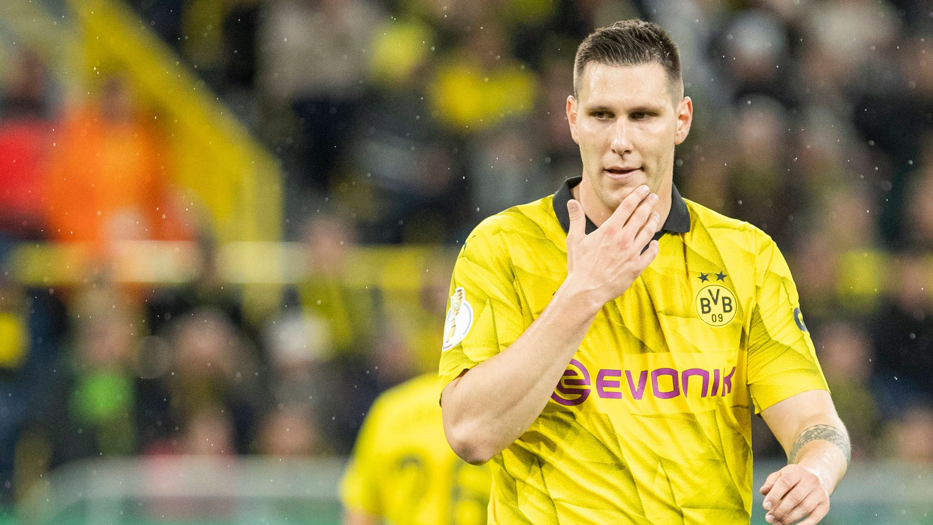 <strong>Niklas Süle</strong><br>Ersetzt Hummels in der Innenverteidigung und hält hinten dicht. Spielt auch den einen oder anderen gescheiten Pass ins letzte Drittel. Insgesamt eine sehr ansprechende Leistung. <strong><em>ran</em></strong>-Note: 2