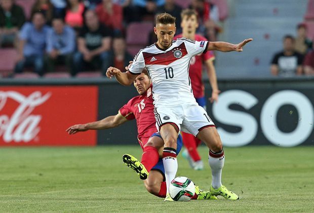 
                <strong>Moritz Leitner</strong><br>
                Die fehlende Spielpraxis der vergangenen Monate ist ihm deutlich anzuerkennen. Der zentrale Mittelfeldmann leitet mit einem fatalen Fehlpass eine Großchance ein, zudem wird er auch noch verwarnt. Nach 45 Minuten ist Schluss, für ihn kommt Joshua Kimmich. ran-Note: 5
              