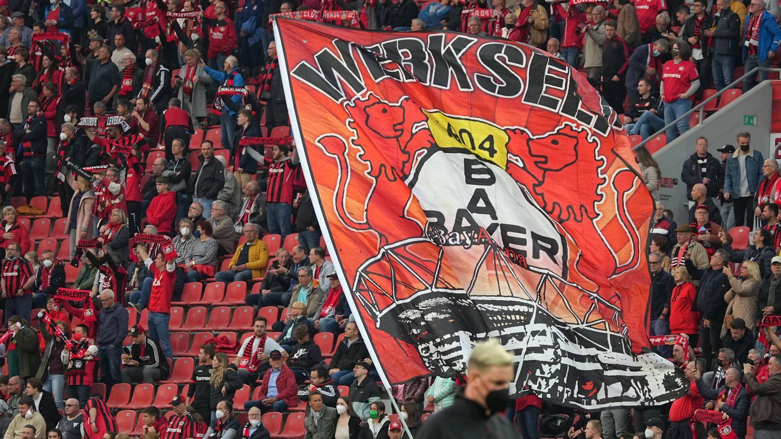 
                <strong>Platz 13: Bayer 04 Leverkusen</strong><br>
                Stehplatz: 190 Euro - vergangene Saison: 190 EuroTeuerste Sitzplatzkategorie: 440 Euro (ligaweit Platz 17 geteilt) - vergangene Saison: 440 Euro
              