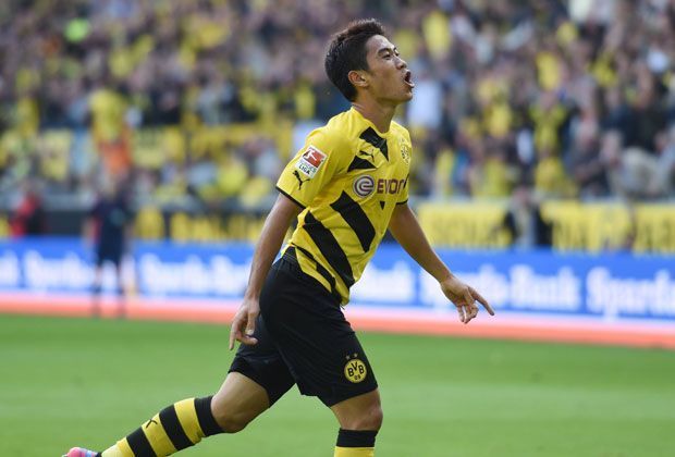 
                <strong>Shinji Kagawa</strong><br>
                Ein schöneres Comeback hätte sich wohl niemand ausmalen können. Shinji Kagawa spielte gegen Freiburg so, als wäre er nie weggewesen. Die Fans können sich wohl noch auf viele solcher Abende freuen. Ob er gegen Arsenal von Beginn an spielen kann, steht noch nicht fest.
              