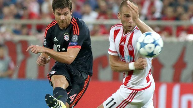 
                <strong>Xabi Alonso</strong><br>
                Xabi Alonso: Dreh- und Angelpunkt. Kurze Pässe, lange Bälle - eine Augenweide. Versucht es gegen die dichtgestaffelte Piräus-Wand auch mal mit Pep-untypischen Fernschüssen. Muss verletzt runter. Bis dahin einer der Besten. ran-Note: 2
              
