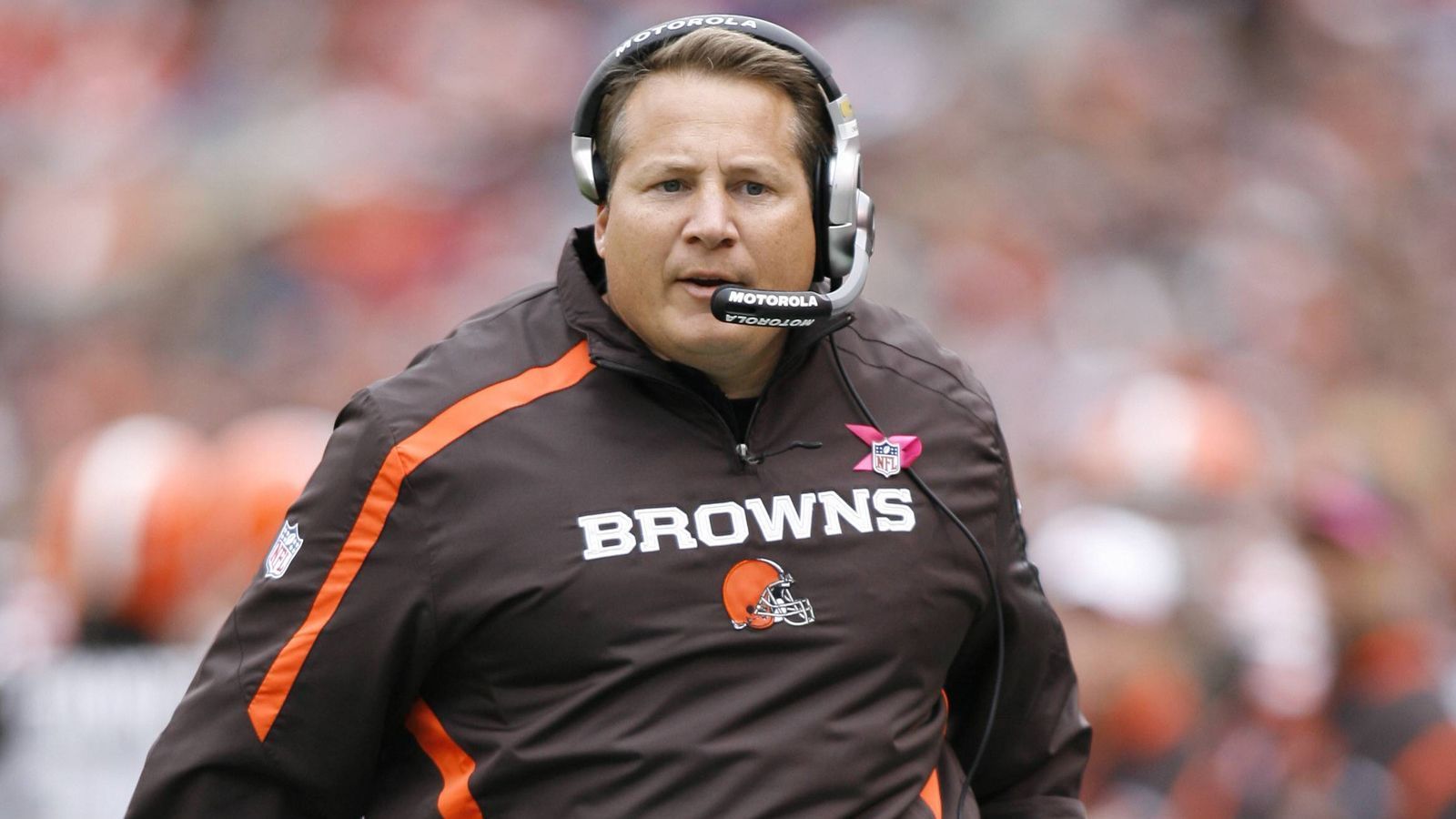 <strong>Eric Mangini</strong><br>Mangini konnte sich nie als Head Coach etablieren. Als Coach der Jets und Browns stellte sich in zwei bis drei Jahren nie der Erfolg ein, den er als Defensiv-Coach unter Belichick stets hatte. Während er bei den Browns beide Jahre mit einer Bilanz von 5-11 beendete, wurde er bei den Jets mit 9-7 und dem knappen Verpassen der Playoffs freigestellt. Er ist nicht mehr als Trainer aktiv.