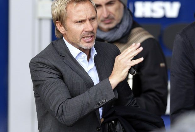 
                <strong>THORSTEN FINK (Trainer vom 17.10.2011 bis 17.9.2013)</strong><br>
                Mit etwas Abstand sagt Fink: "Es ist ein großer Klub, mit dem man glaubt, viel erreichen zu können. Das Problem ist allerdings auch immer dasselbe: Es wird zu viel erwartet."
              