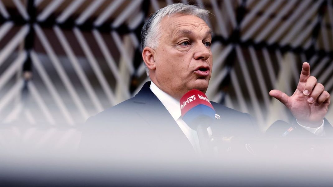 Ungarns Regierungschef Viktor Orban stellt sich mit seiner Kriegsanalyse gegen die EU.
