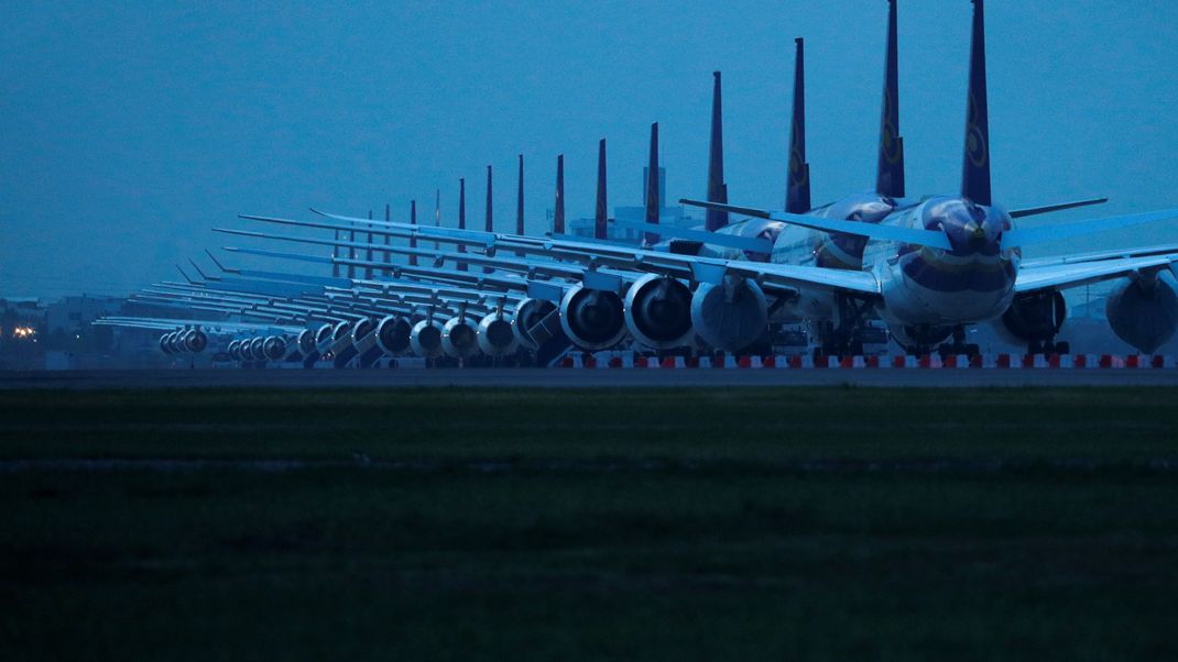 Bei der Airline "Bangkok Airways" müssen bis Ende Oktober die Passagiere vor dem Abflug auf die Waage.