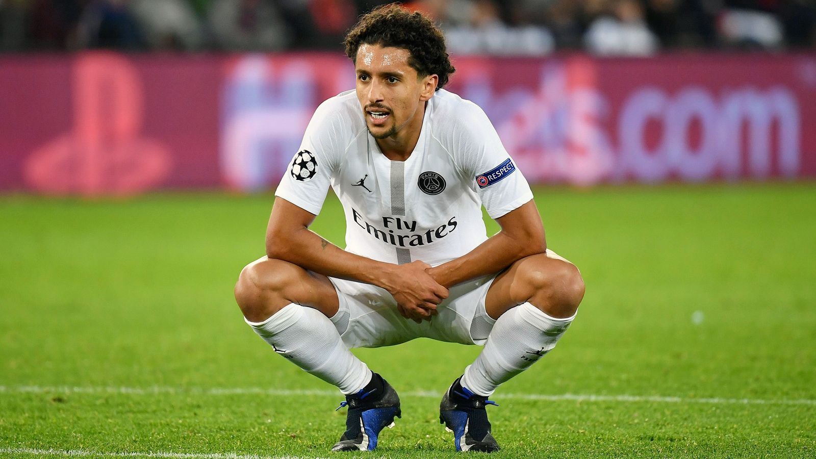 
                <strong>Marquinhos</strong><br>
                Weil PSG dem FC Barcelona David Luiz quasi vor der Nase wegschnappte, brauchten die Katalanen einen Plan B und versuchten ihr Glück ausgerechnet direkt beim Transfer-Rivalen in Frankreich. Für den Brasilianer Marquinhos soll Barca 43 Millionen Euro Ablöse geboten haben - PSG lehnte jedoch nur dankend ab! Letztlich verpflichtete der spanische La-Liga-Gigant im Sommer 2014 doch noch zwei Verteidiger: Mit den Alternativ-Kandidaten Jeremy Mathieu (von Valencia) und Thomas Vermaelen (von Arsenal) wurde Barcelona auf Anhieb Triple-Sieger.
              