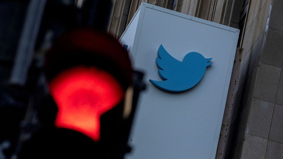 Ein stundenlanger Ausfall bei Twitter wurde von Usern gemeldet. Das Schlagwort "#TwitterDown" verbreitete sich sehr schnell auf der Platfform des Kurznachrichtendienstes.