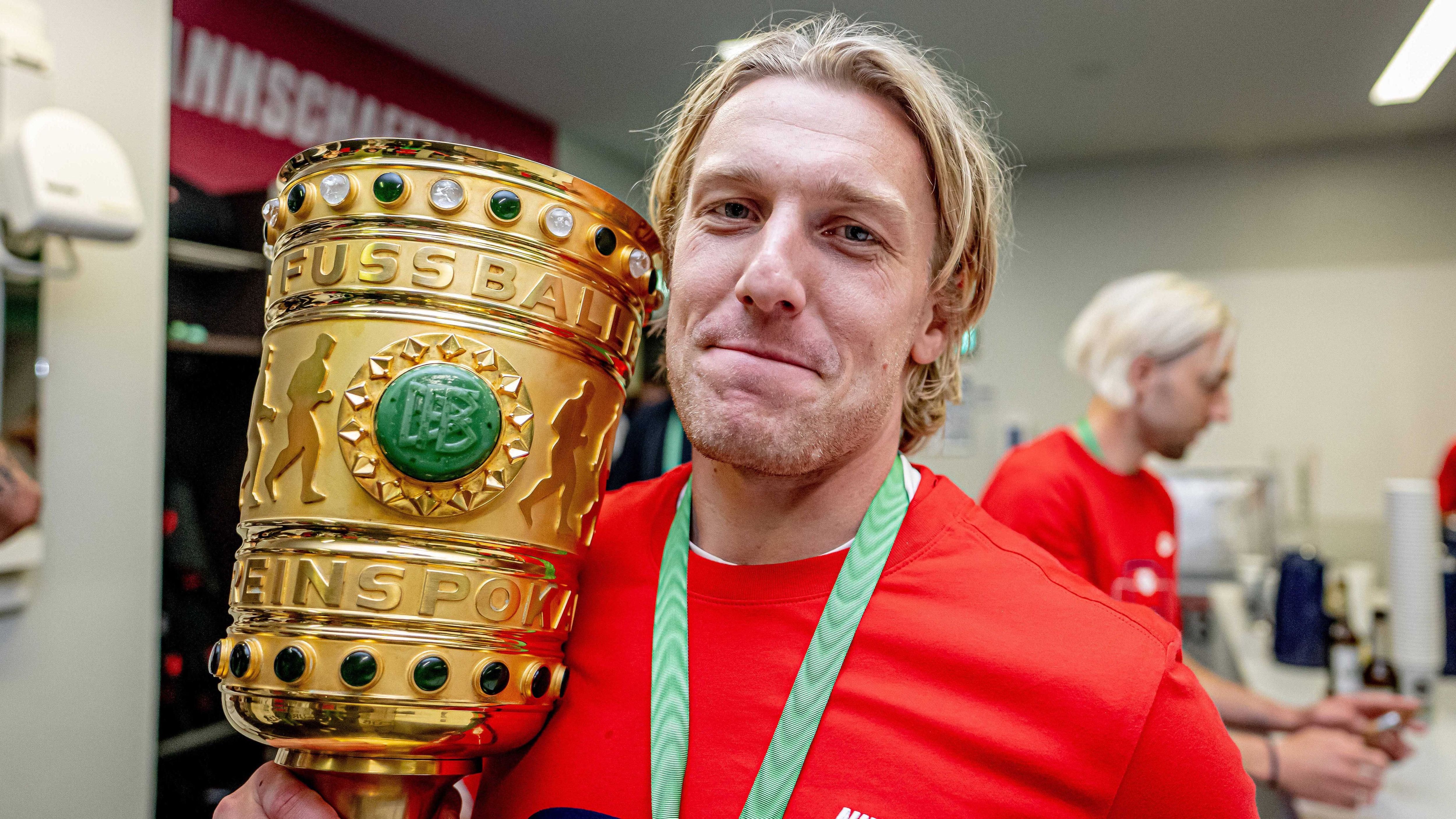 
                <strong>RB Leipzig</strong><br>
                &#x2022; Emil Forsberg<br>&#x2022; 6 Millionen Euro<br>
              