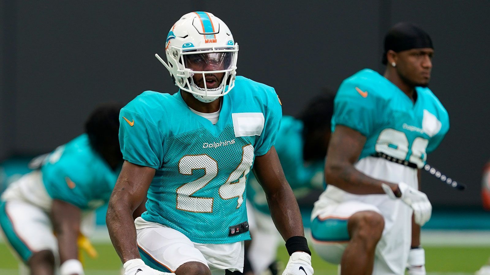 
                <strong>Byron Jones (Miami Dolphins)</strong><br>
                Byron Jones verletzte sich gegen die Buffalo Bills an der Leiste und musste das Spielfeld frühzeitig verlassen. Der Free-Agent-Zugang hat bereits eine lange Verletzungshistorie und könnte den Dolphins für längere Zeit fehlen. 
              