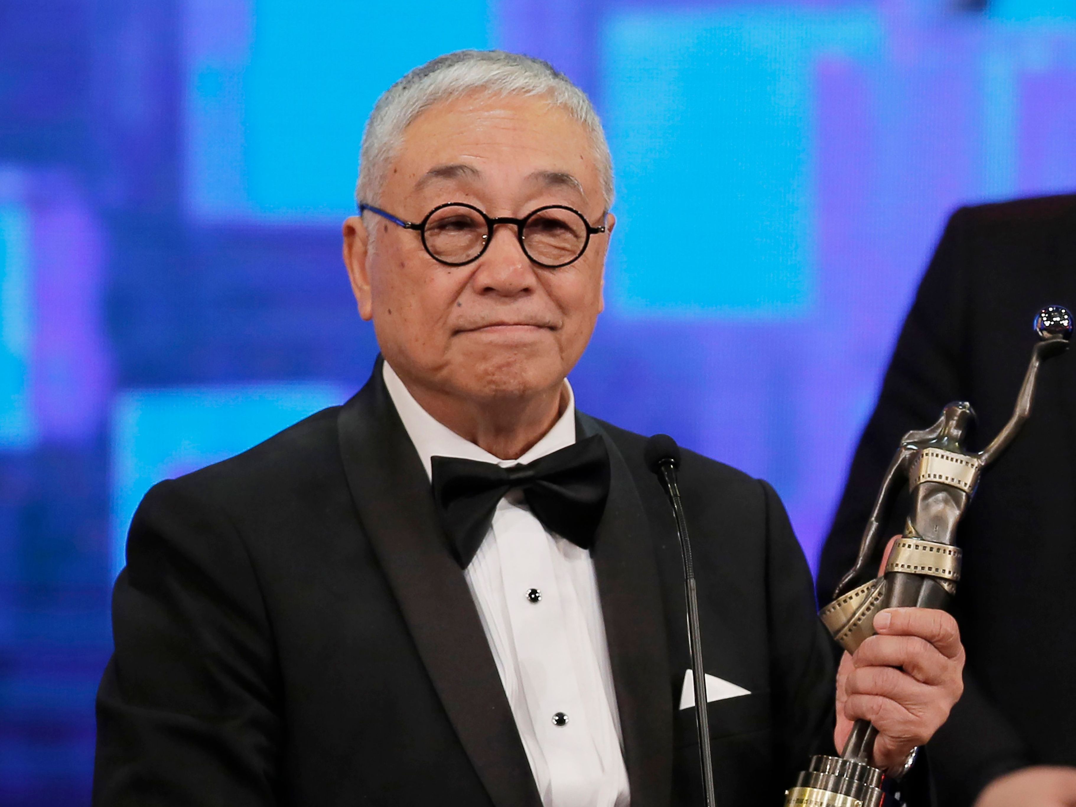 Der Schauspieler und Regisseur Kenneth Tsang verstarb in einem Quarantäne-Hotel in Hongkong.