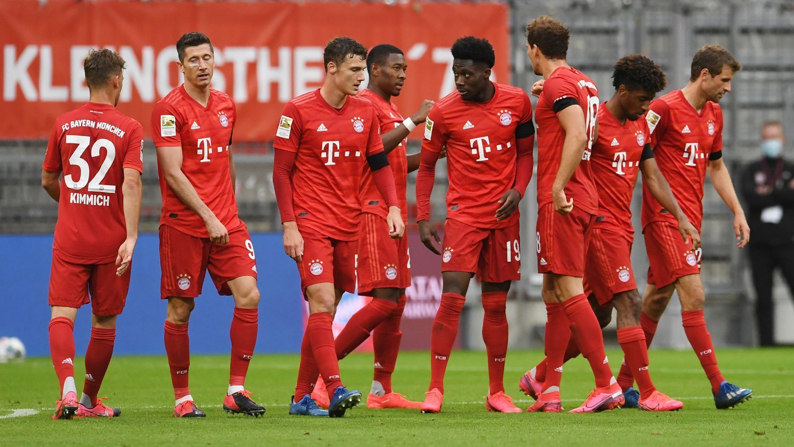 
                <strong>Einzelkritik FC Bayern München gegen Eintracht Frankfurt</strong><br>
                Der FC Bayern brilliert vor allem in der Offensive und erspielt sich einen 5:2-Sieg gegen Eintracht Frankfurt. ran.de hat die Leistungen der Bayern-Stars unter die Lupe genommen und präsentiert die Einzelkritik.
              