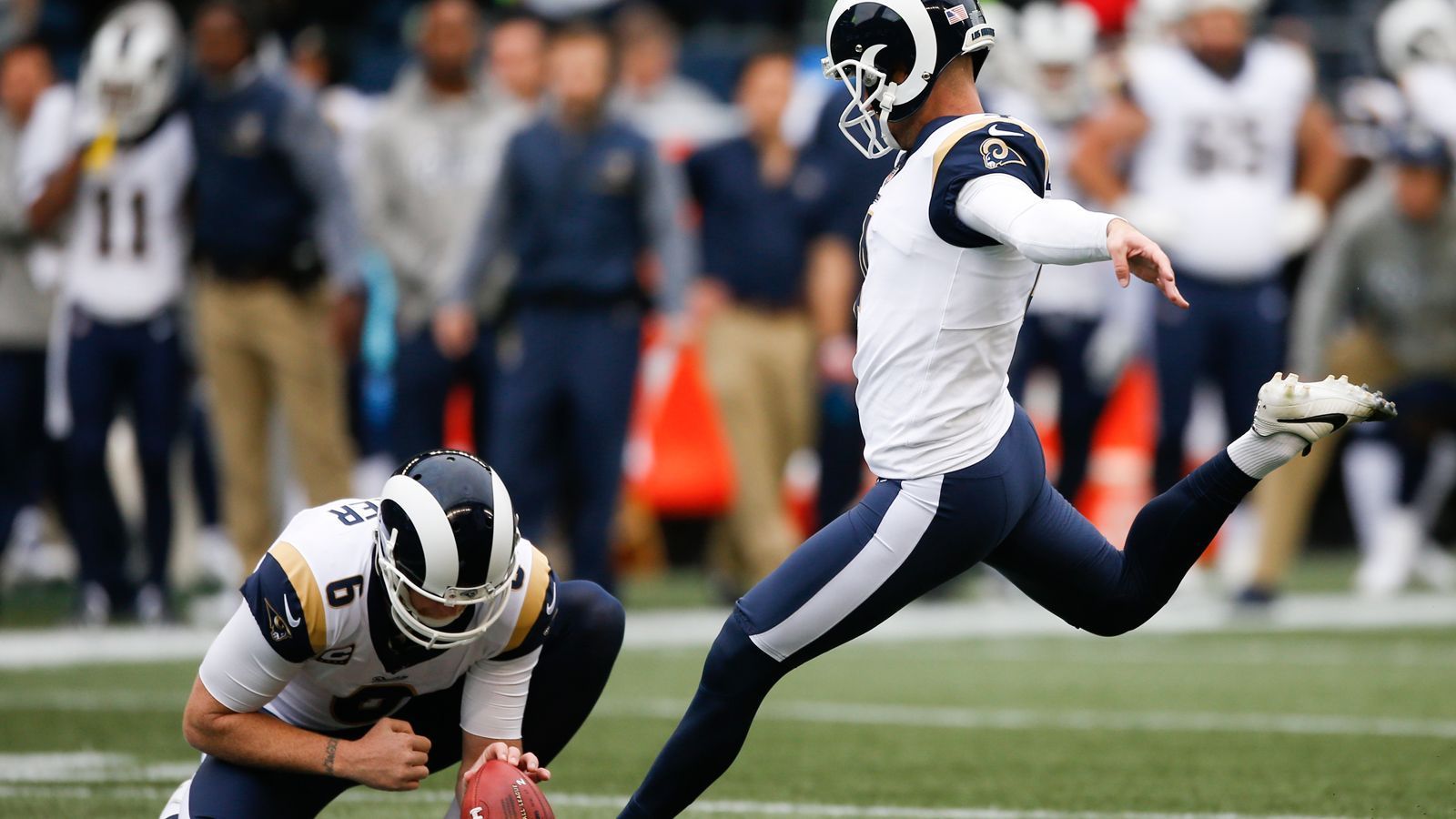 
                <strong>Special Teams und Kicker: Los Angeles Rams</strong><br>
                17 Punkte gegen die Oakland Raiders
              