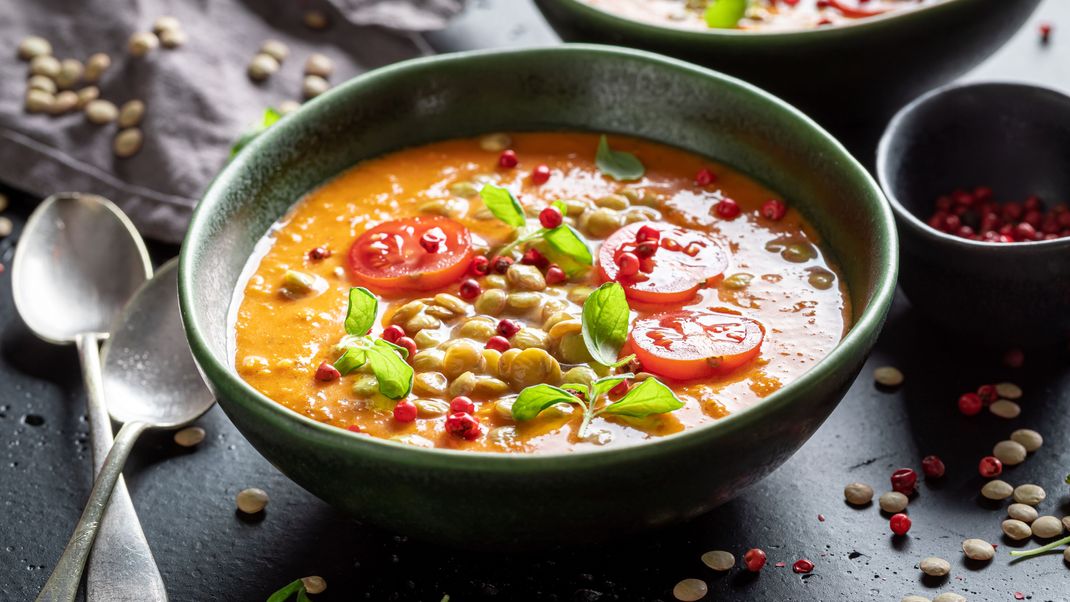 Vegane Linsensuppe nach Omas Art - eine echte Wohltat an kalten Tagen!